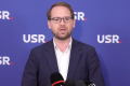 Liderul USR, Dominic Fritz, a criticat dur decizia PSD de a declanșa o criză politică, acuzând social-democrații că pun în pericol stabilitatea României și reformele din PNRR