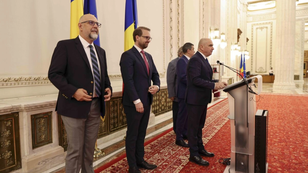 Premierul Ilie Bolojan se va întâlni marți după-amiază cu liderii USR și UDMR, în contextul discuțiilor tensionate generate de retragerea sprijinului politic al PSD