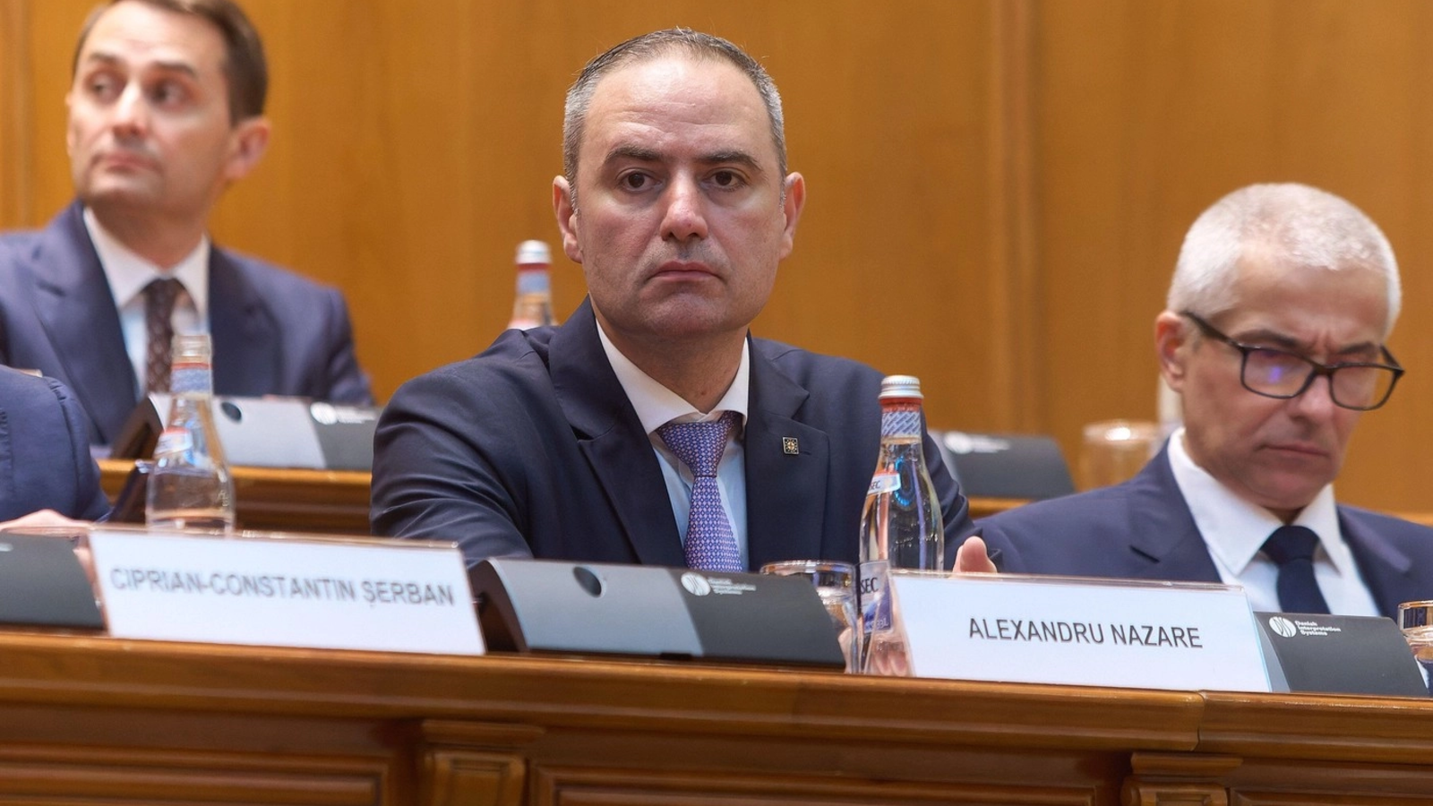 Ministrul Finanțelor, Alexandru Nazare, exclude orice criză politică și susține rămânerea premierului Ilie Bolojan Ministrul Finanțelor, Alexandru Nazare, a declarat că o criză politică în această perioadă nu ar aduce nimic bun pentru România și ar putea crește costurile de finanțare ale țării