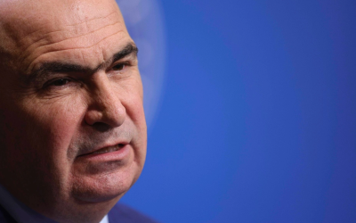 Premierul Ilie Bolojan a reacționat dur după criticile venite din partea PSD și după declarațiile lui Sorin Grindeanu, care a menționat că „80% dintre români consideră că țara se îndreaptă într-o direcție greșită”