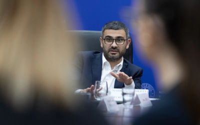 Florin Manole, ministrul Muncii, a transmis că PSD așteaptă o reacție din partea premierului Ilie Bolojan, după ce social-democrații au decis să-i retragă sprijinul politic