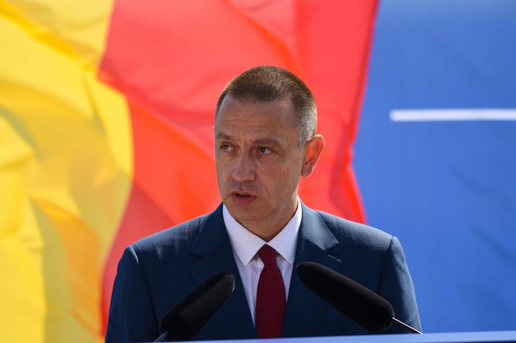 Social-democrații lansează atacuri dure la adresa premierului Ilie Bolojan, acuzând intenția Executivului de a vinde pachete de acțiuni din companii considerate strategice