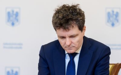 Președintele Nicușor Dan a convocat liderii partidelor politice la consultări Președintele Nicușor Dan a chemat liderii partidelor din coaliția de guvernare la Palatul Cotroceni miercuri, pe fondul crizei politice generate de votul intern al PSD privind retragerea sprijinului politic acordat guvernului condus de Ilie Bolojan