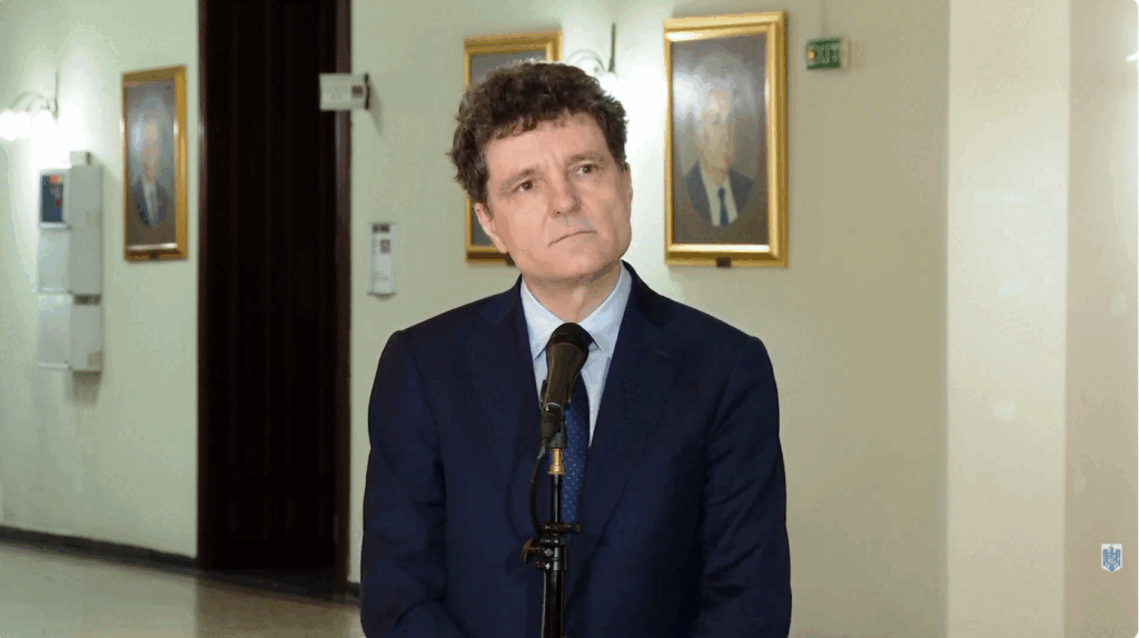 Nicușor Dan: România, în pragul turbulențelor politice Președintele României, Nicușor Dan, a tras un semnal de alarmă cu privire la viitorul politic al țării