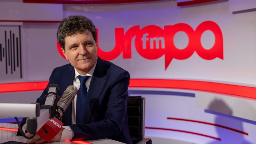 Apărarea fermă a președintelui față de o posibilă alianță PSD-AUR Președintele a abordat tensiunile din coaliția de guvernare, subliniind neîncrederea existentă între partidele componente