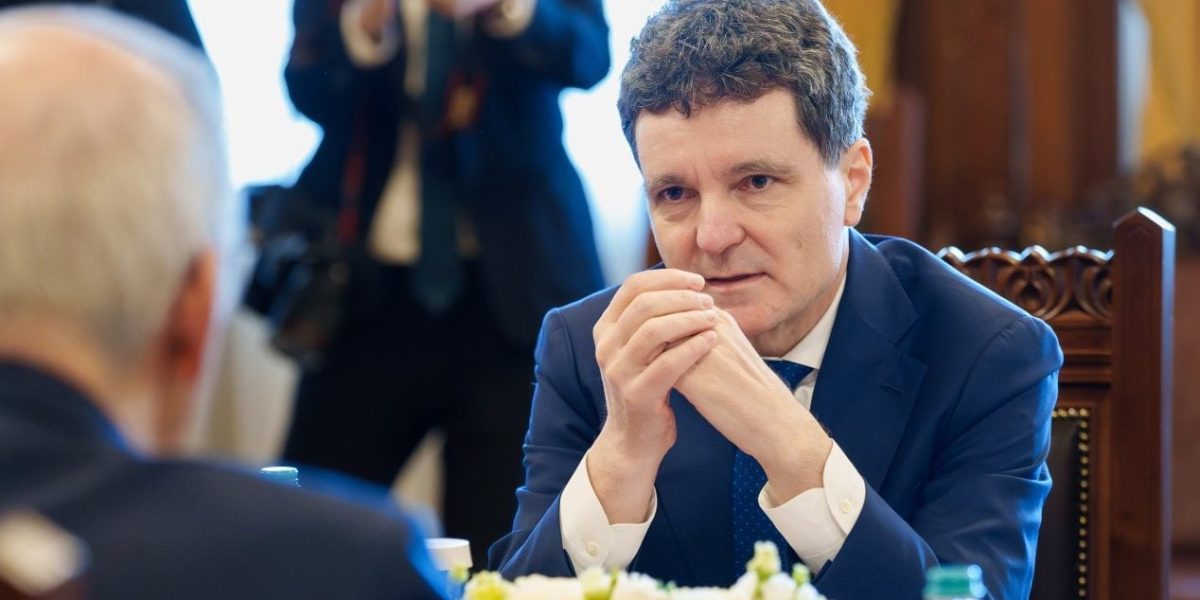 nicusor-dan-a-discutat-cu-ilie-bolojan-bogdan-ivan-ciprian-serban-si-cu-reprezentantii-omv-petrom-si.jpeg - RevistaPolitica