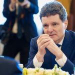 nicusor-dan-a-discutat-cu-ilie-bolojan-bogdan-ivan-ciprian-serban-si-cu-reprezentantii-omv-petrom-si.jpeg - RevistaPolitica