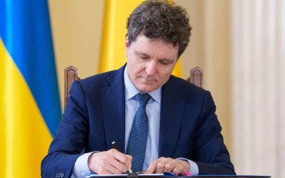 Președintele Nicușor Dan promulgă legi importante, inclusiv privind activitățile casnice Președintele României, Nicușor Dan, a semnat o serie de decrete prin care au fost promulgate legi importante