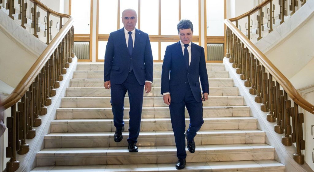 Ilie Bolojan confirmă o relație bună cu Nicușor Dan, dar președintele pare mai rezervat Premierul Ilie Bolojan a vorbit despre relația sa cu președintele Nicușor Dan, în cadrul unei conferințe de presă recente