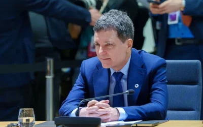 Președintele Nicușor Dan a anunțat că nu va mai susține public niciuna dintre taberele politice, asumându-și rolul de mediator în contextul tensiunilor dintre Partidul Social Democrat (PSD) și Partidul Național Liberal (PNL)