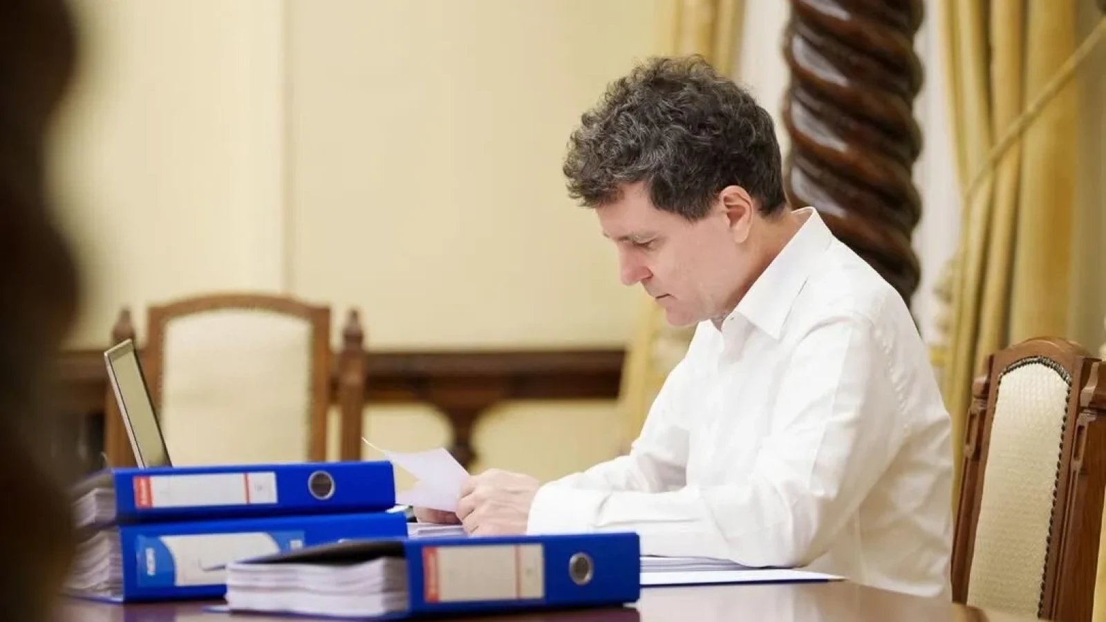 Președintele Nicușor Dan caută o majoritate parlamentară solidă, concentrată pe „obiective mari” pentru România, cum ar fi aderarea la OCDE și respectarea angajamentelor din PNRR