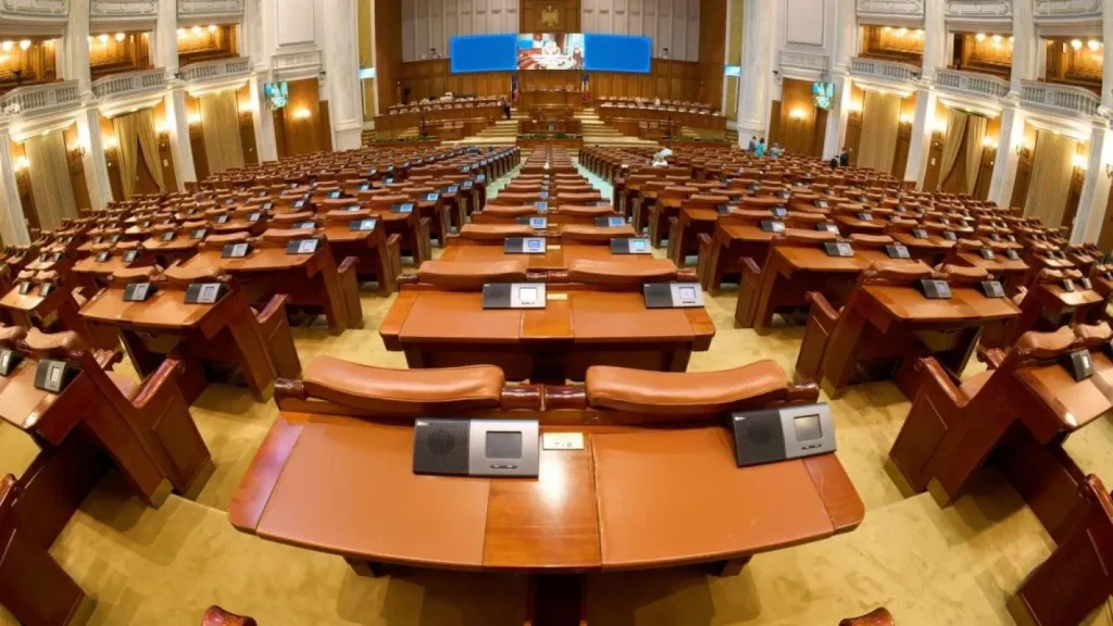 Decizia PSD de a retrage sprijinul politic premierului Ilie Bolojan a declanșat o adevărată vânătoare de voturi în Parlament