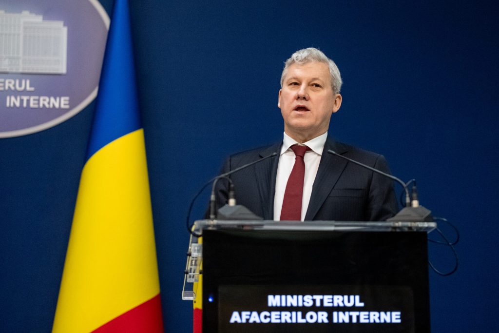 Ministrul Cătălin Predoiu laudă vameșii care au refuzat șpaga Cătălin Predoiu, ministrul Afacerilor Interne, a transmis un mesaj de apreciere vameșilor care au refuzat o sumă de bani oferită pentru a evita aplicarea legii