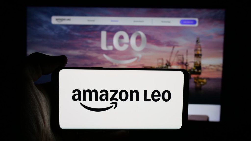 Când va da drumul Amazon la internet prin satelit: Planurile lui Bezos