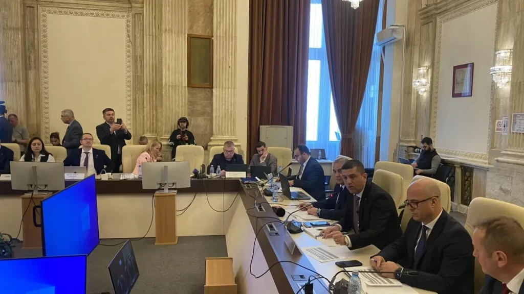 Ministrul Apărării Naționale, Radu Miruță, a afirmat că Partidul Social Democrat (PSD) nu a obținut majoritatea la alegeri, astfel încât nu poate dicta cine va ocupa funcția de prim-ministru