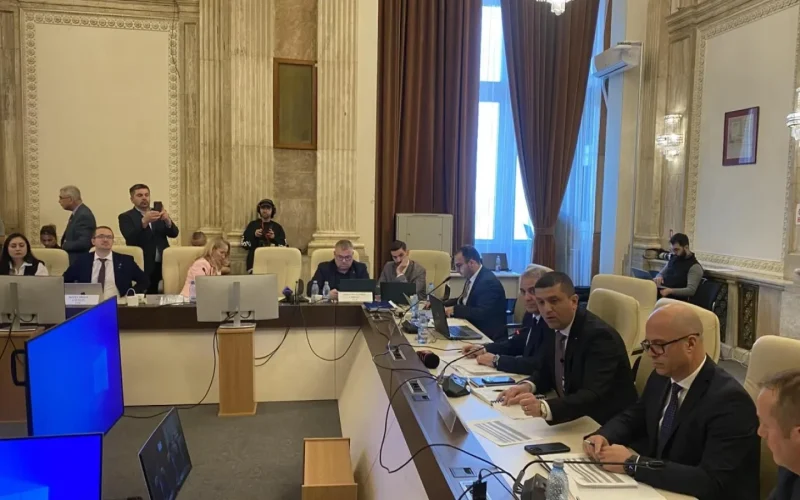 Ministrul Apărării Naționale, Radu Miruță, a afirmat că Partidul Social Democrat (PSD) nu a obținut majoritatea la alegeri, astfel încât nu poate dicta cine va ocupa funcția de prim-ministru