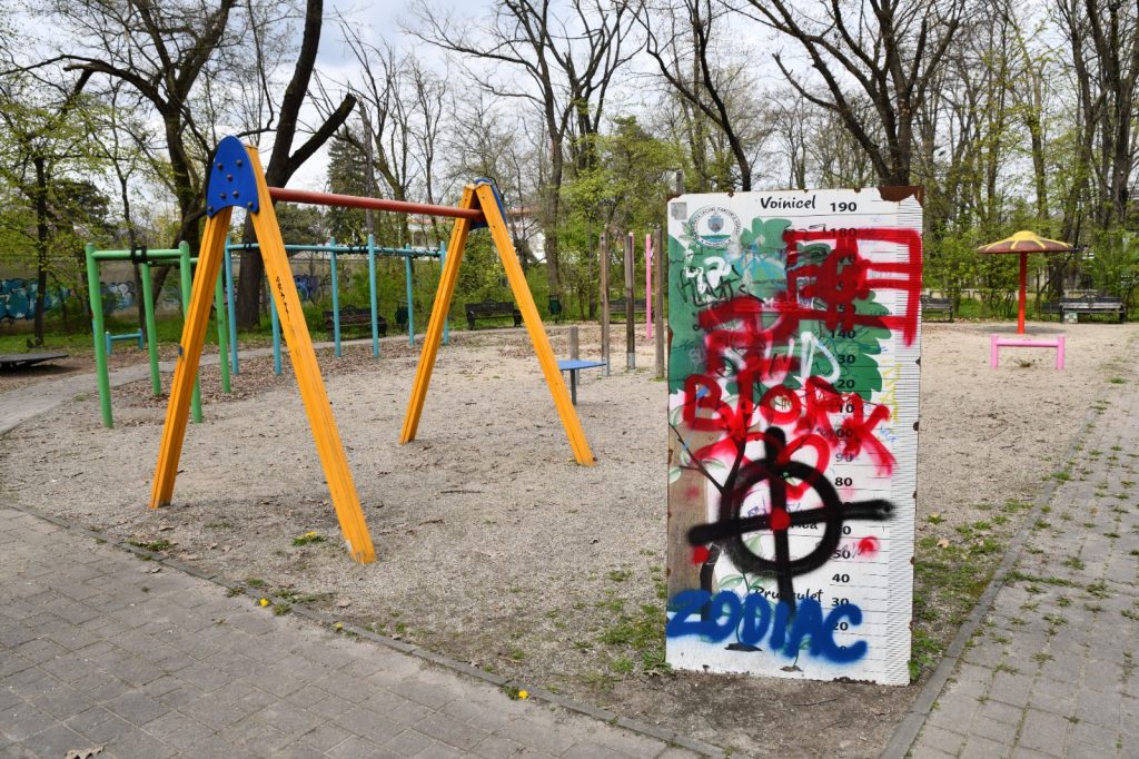 Ciucu, despre Herăstrău: „Cacofonie” de mobilier și „cașcarabete” ilegale