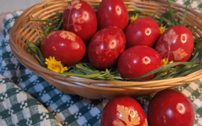 Ouă vopsite de Paște: Metode tradiționale și trucuri pentru culori vibrante Paștele se apropie cu pași repezi, iar pregătirile pentru această sărbătoare includ, printre altele, vopsirea ouălor