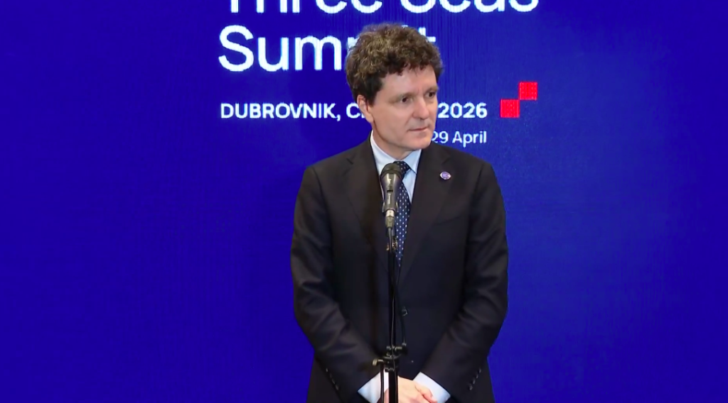 Nicușor Dan, președintele României, a comentat pentru prima oară criza politică din România, în cadrul summitului Inițiativei Celor 3 Mări, care se desfășoară în Croația