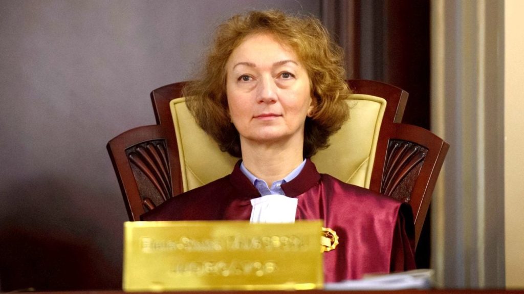 Simina Tănăsescu, noul președinte al Curții Constituționale a României (CCR), a respins acuzațiile privind o posibilă fractură în cadrul instituției, în urma tensiunilor generate de decizia referitoare la pensiile speciale