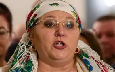 Diana Șoșoacă, președinta partidului SOS România, a declarat pentru România TV că se așteaptă să fie reținută de autorități la întoarcerea în țară, invocând un „dosar politic”