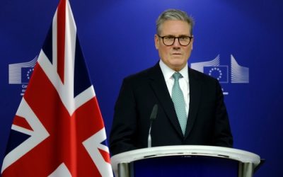 Prim-ministrul Keir Starmer este în centrul unui scandal major care zguduie guvernul britanic, după ce s-a aflat că nu știa despre problemele de securitate ale fostului „Lord” Peter Mandelson, desemnat inițial ambasador în SUA