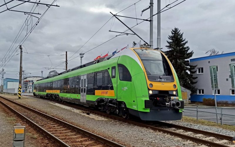 Trenuri PESA BLOCATE la Obor: Pro Infrastructură acuză România și Polonia