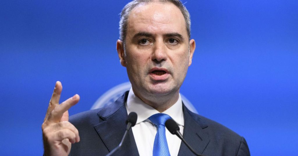 Bunurile sechestrate de ANAF, scoase la licitație online: Fără pile și întârzieri, promite ministrul Nazare Platforma digitală eLicitatiiANAF a fost lansată, iar bunurile sechestrate de Agenția Națională de Administrare Fiscală pot fi acum licitate online de către orice român