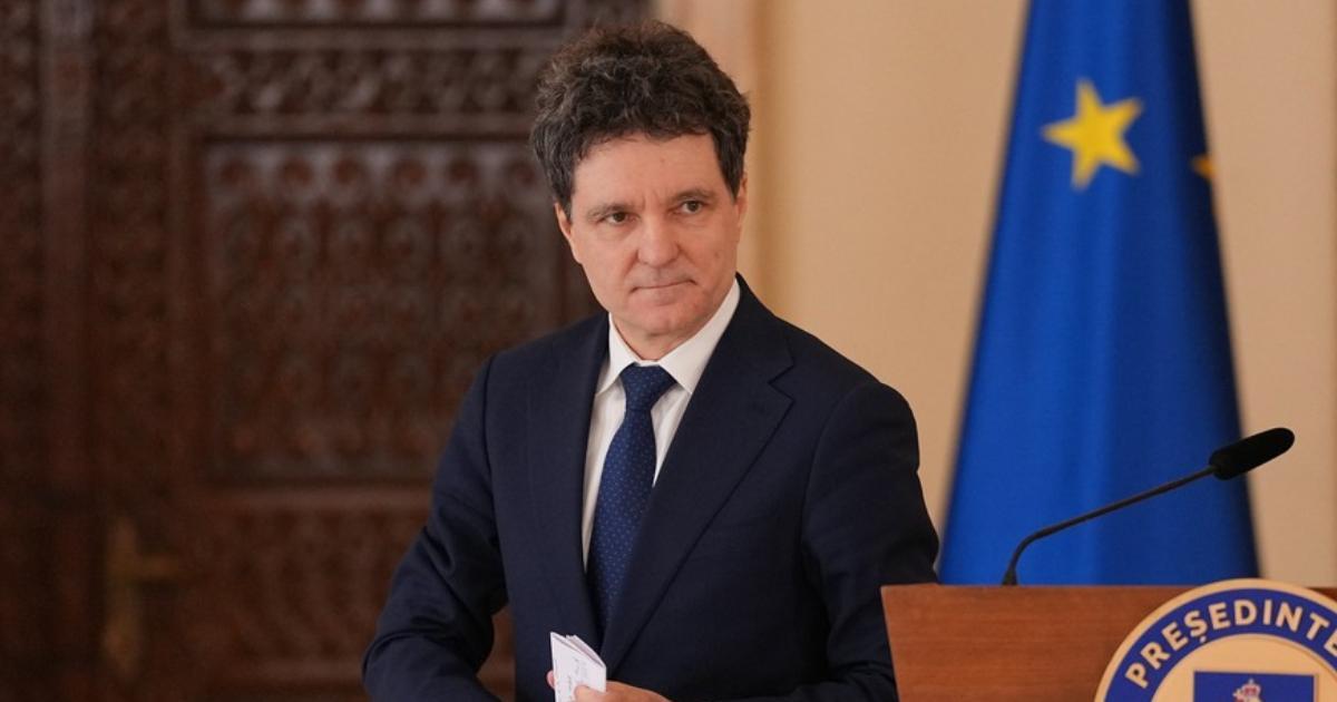 Nicuşor Dan, despre tensiunile din coaliție şi viitorul politic Primarul General al Capitalei, Nicușor Dan, a abordat, într-o intervenție la un post de radio, situația politică actuală și tensiunile din coaliția de guvernare