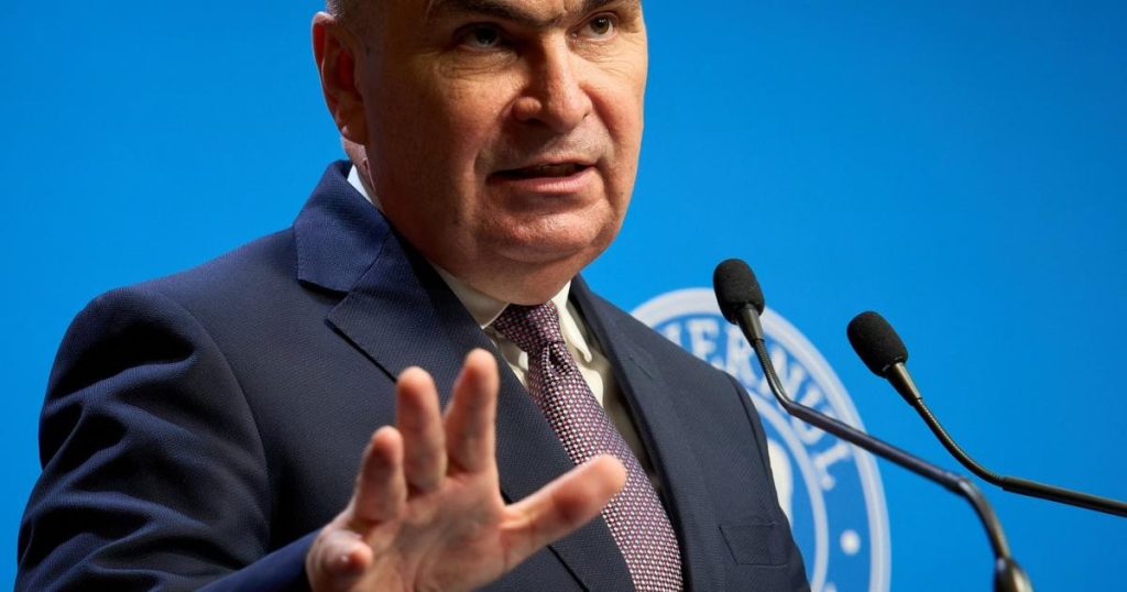 Premierul Ilie Bolojan anticipează o posibilă criză politică, după ce a declarat că Partidul Social-Democrat ar putea decide, luni, să înceteze colaborarea cu Guvernul