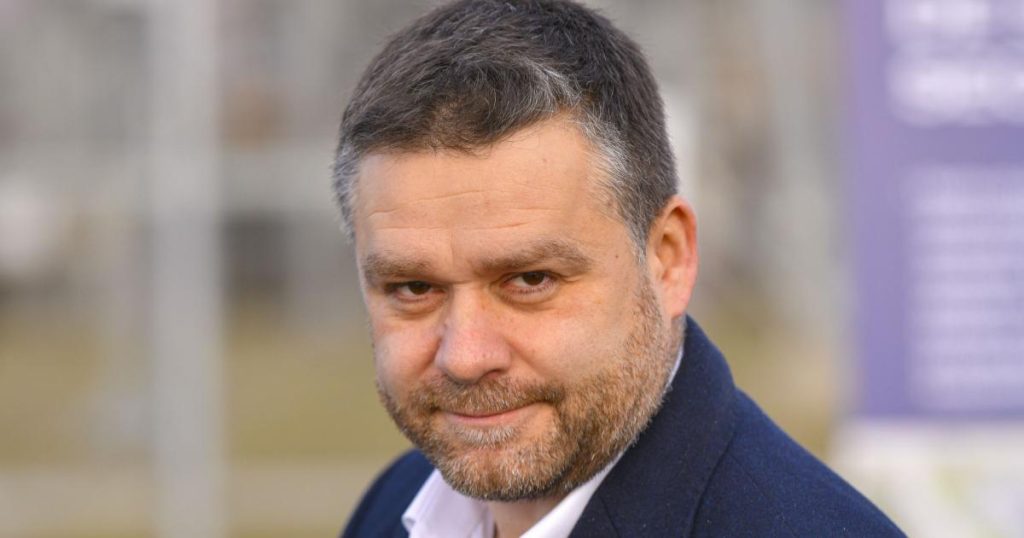 Jurnalista BIANCA IACOB relatează experiențele sale din conflicte armate, împărtășind o perspectivă unică asupra rolului femeilor în jurnalismul de război