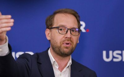 PSD retrage sprijinul politic premierului Ilie Blolojan, declanșând o criză politică majoră Partidul Social Democrat (PSD) a decis retragerea sprijinului politic pentru premierul Ilie Blolojan, o mișcare care a stârnit reacții vehemente din partea altor formațiuni politice