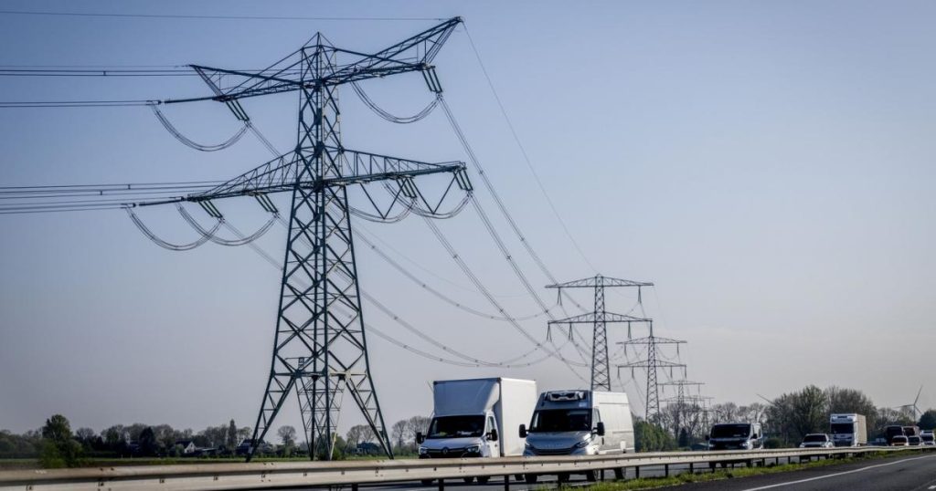 Peste 80.000 MW de capacitate energetică sunt blocați de avizele tehnice de racordare (ATR), o cifră de aproape zece ori mai mare decât necesarul actual