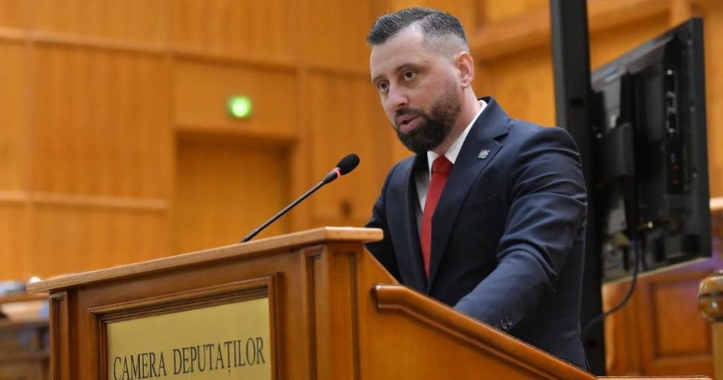 Alexandrin Moiseev a anunțat că nu va susține moțiunea de cenzură împotriva actualului prim-ministru, argumentând că acesta ar trebui să își finalizeze mandatul