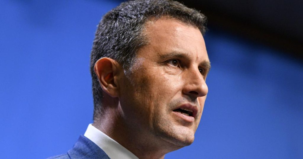 UDMR ia în calcul susținerea unui guvern minoritar, dar exclude categoric AUR București – Uniunea Democrată a Maghiarilor din România (UDMR) analizează posibilitatea de a susține un guvern minoritar, în contextul discuțiilor privind o eventuală moțiune de cenzură împotriva actualului Executiv