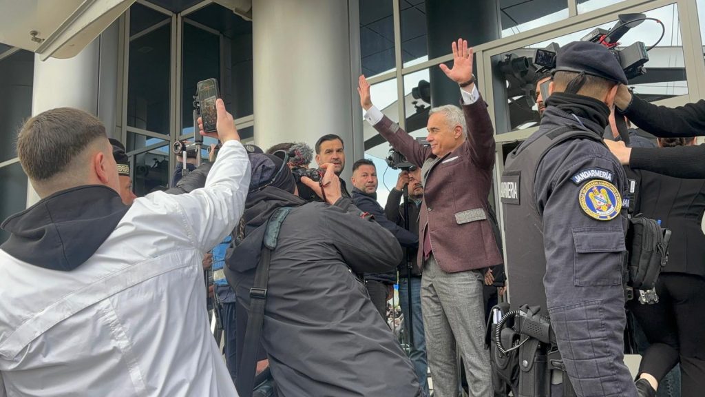 Călin Georgescu, fost candidat la prezidențiale, a fost astăzi în fața judecătorilor de la Înalta Curte de Casație și Justiție (ÎCCJ), într-un termen crucial pentru soarta dosarului său