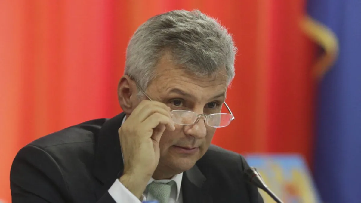 PSD ia în calcul retragerea sprijinului politic pentru premierul Ilie Bolojan, după ce senatorul Daniel Zamfir a anunțat că partidul va dezbate intern, luni, pașii următori în cadrul coaliției de guvernare