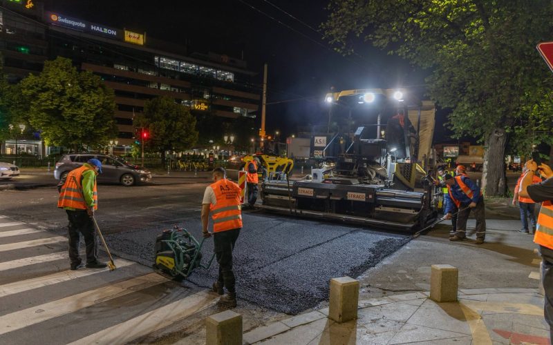 Asfaltare nocturnă în București: Vezi lista străzilor pe care se lucrează