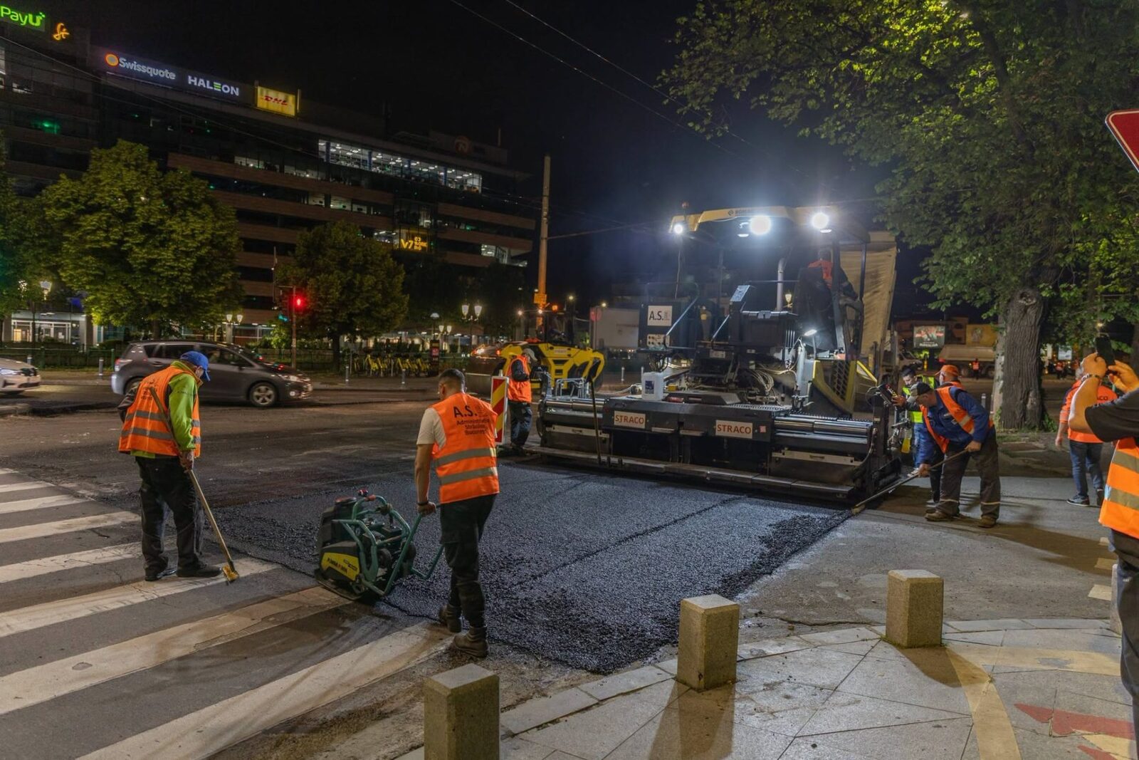 Asfaltare nocturnă în București: Vezi lista străzilor pe care se lucrează