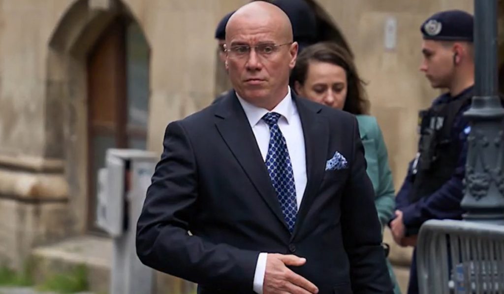 Demisia ministrului Demeter Andras Istvan, după ce o înregistrare audio a stârnit controverse Demeter Andras Istvan și-a prezentat demisia din funcția de ministru al Culturii, în urma unei înregistrări audio în care ar fi făcut declarații controversate cu privire la interesul național și apartenența sa etnică