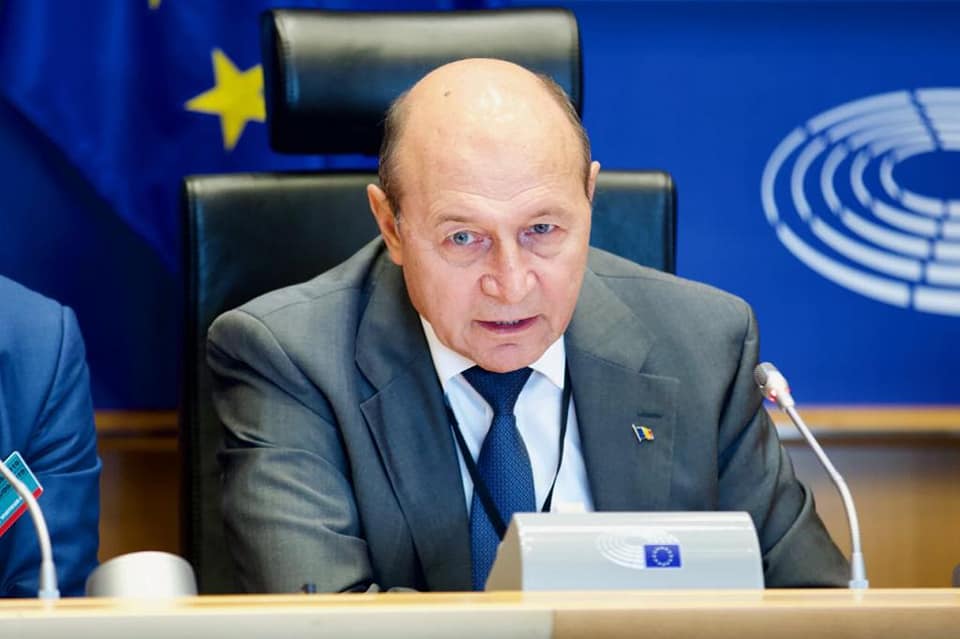 Băsescu, SOLUȚIE SURPRIZĂ: PSD la guvernare, dacă nu se reface coaliția!