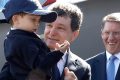 Nicuşor Dan, primarul Capitalei, a petrecut o dimineață specială la expoziția dedicată industriei de apărare, Black Sea Defense, însoțit de fiul său, Antim, în vârstă de trei ani
