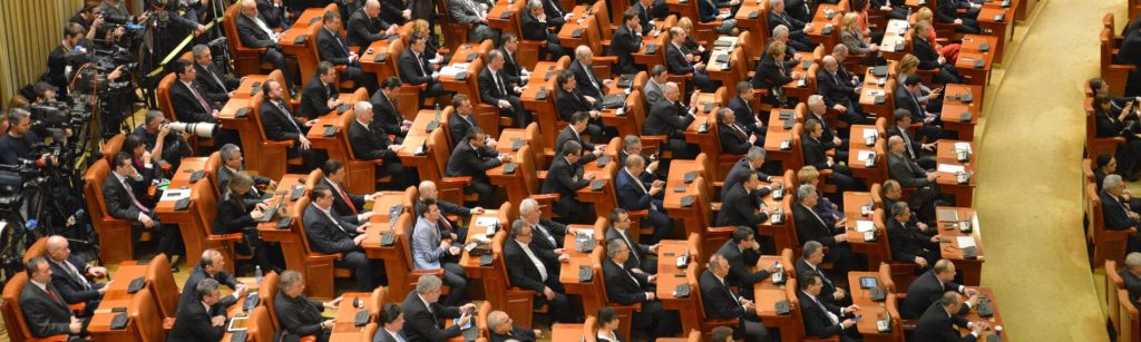 Funcționarii de la Camera Deputaților, cu GREVA pe buze: Atac la legea salarizării