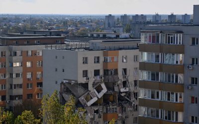 Blocul din Rahova, distrus de explozie, refăcut: Ciucu a semnat contractul