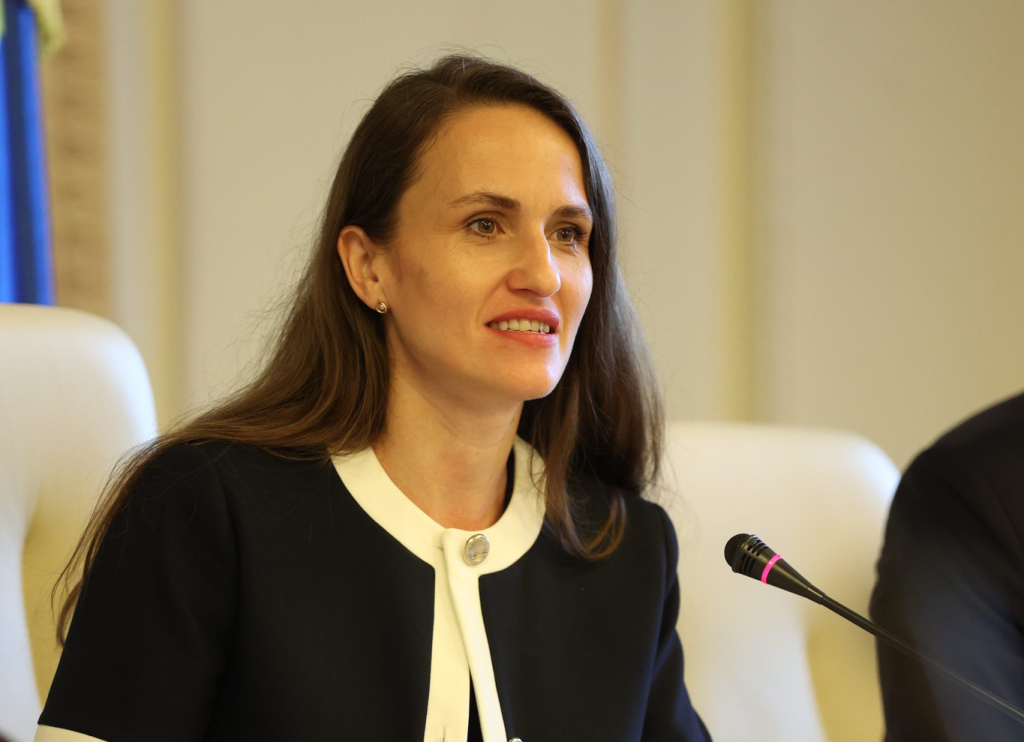 MAE deschide arhivele: 5.000 de dosare diplomatice din anii ’90, declasificate