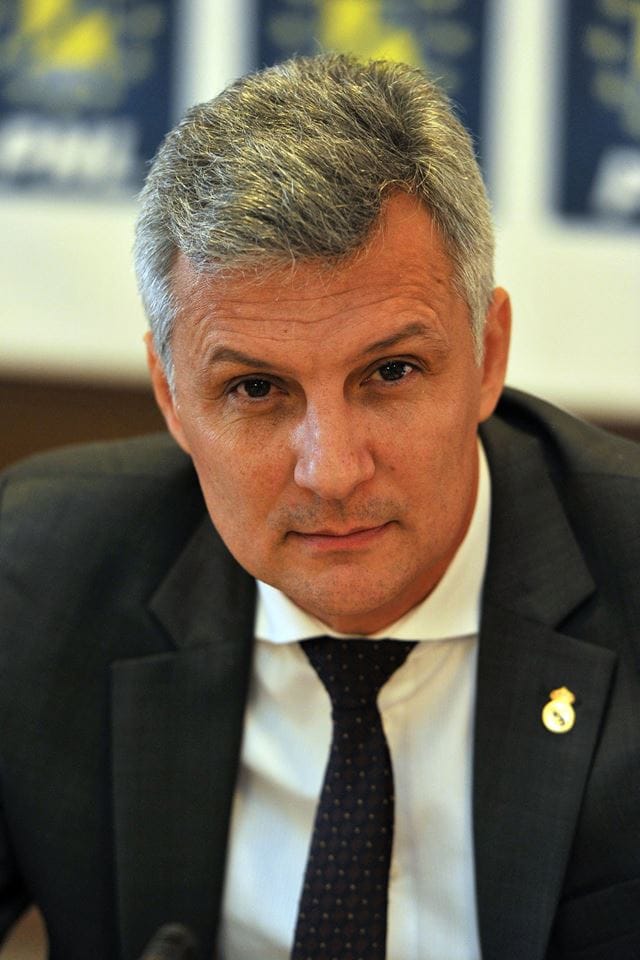Senat: Interzicerea vânzării activelor statului, lege adoptată