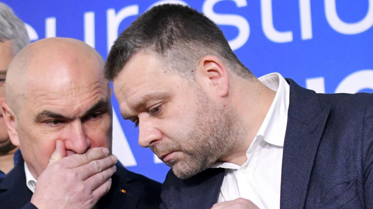 Prim-vicepreședintele PNL, Ciprian Ciucu, a ridicat semnalul de alarmă joi cu privire la viitorul partidului, sugerând posibilitatea unui congres extraordinar dacă tensiunile interne nu se vor calma