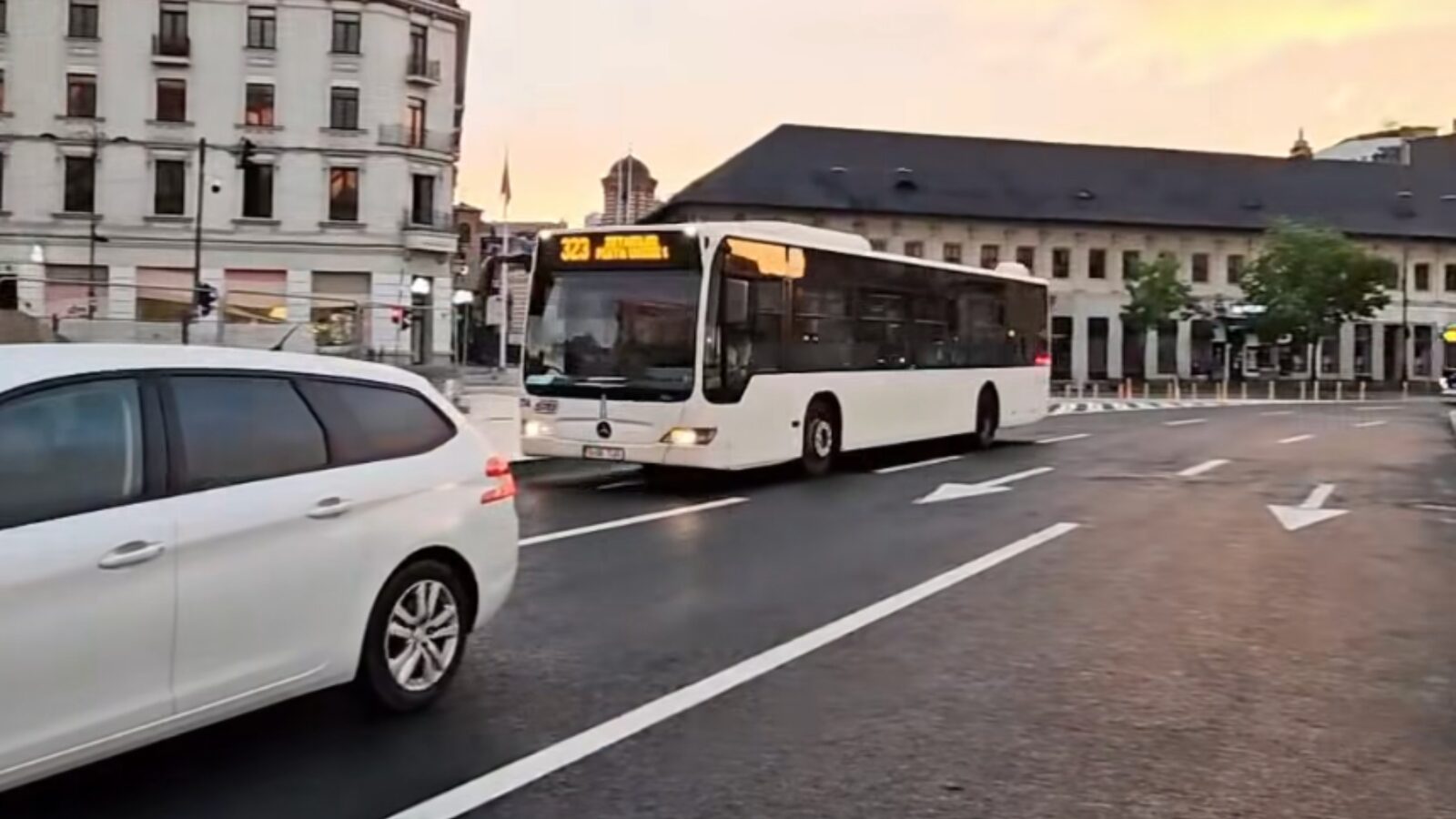 Halele din București, din nou deschise: Drumul provizoriu, inutilizabil!