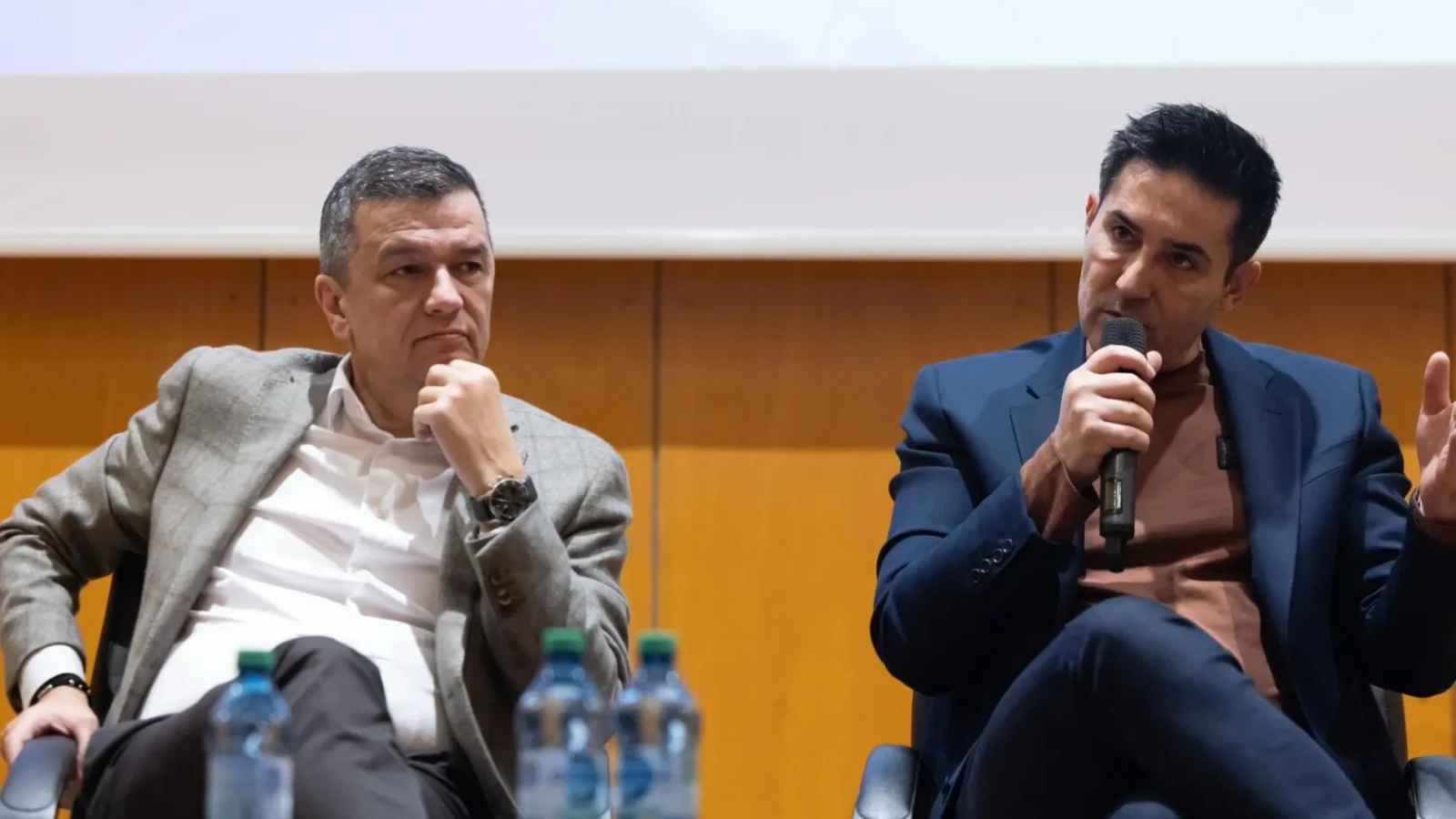 Președintele Partidului Social Democrat (PSD), Sorin Grindeanu, și secretarul general al formațiunii, Claudiu Manda, au inițiat demersuri pentru a-și înregistra numele ca mărci la Oficiul Român pentru Invenții și Mărci (OSIM)