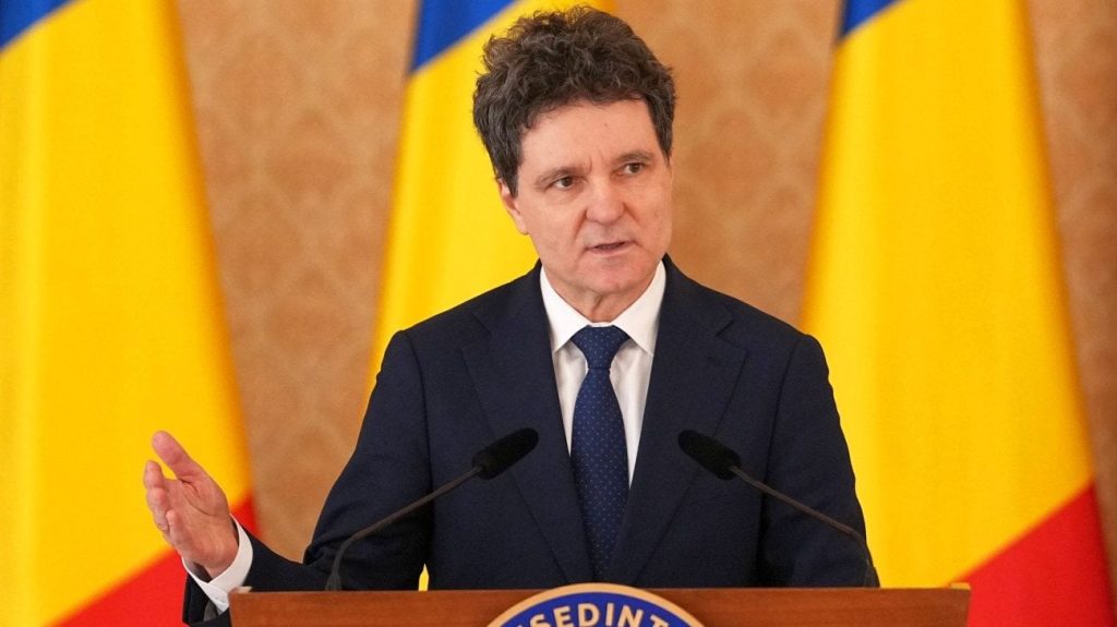 Șeful statului anunță începerea consultărilor pentru desemnarea noului premier Nicușor Dan a anunțat că discuțiile oficiale cu partidele politice pentru desemnarea unui nou prim-ministru vor începe fie joi, 14 mai, fie luni, 18 mai